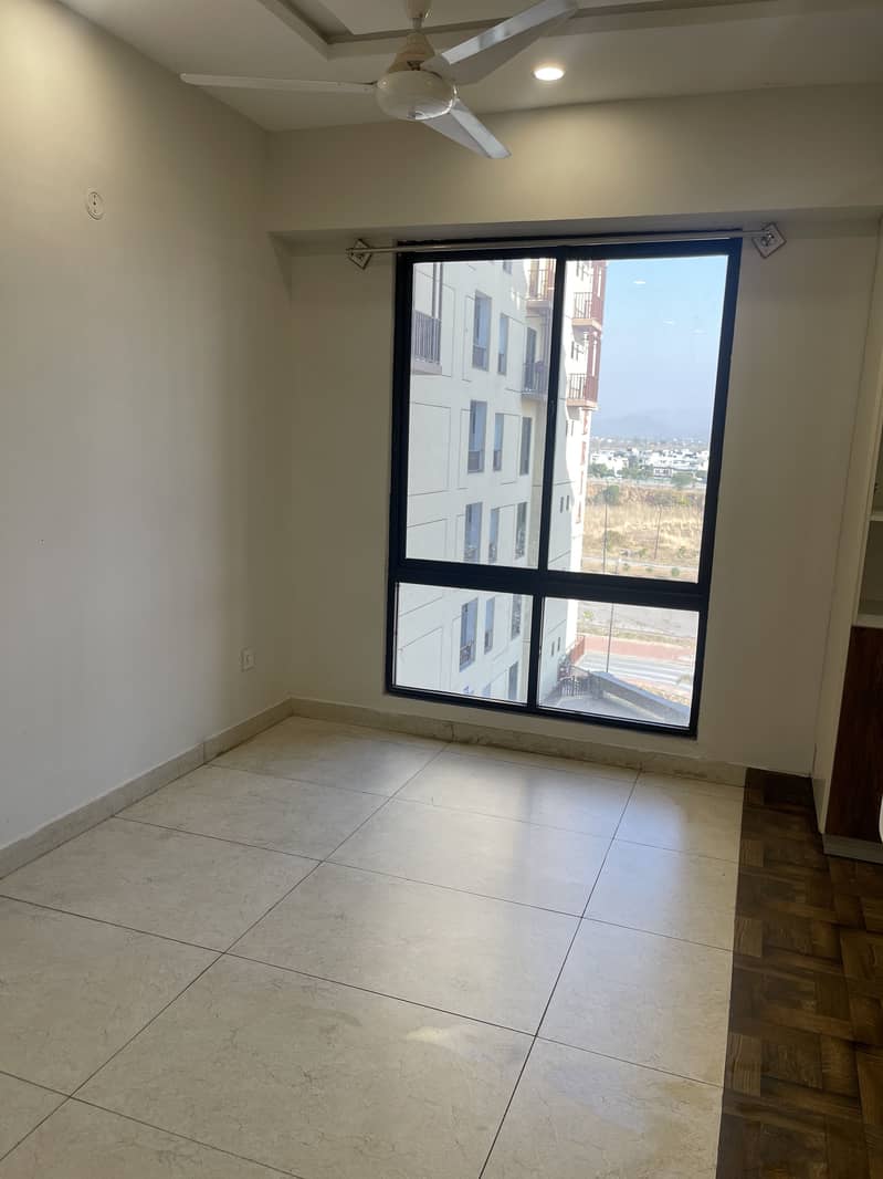 2-Bedroom Corner Apartment For Rent In Galleria Mall 23