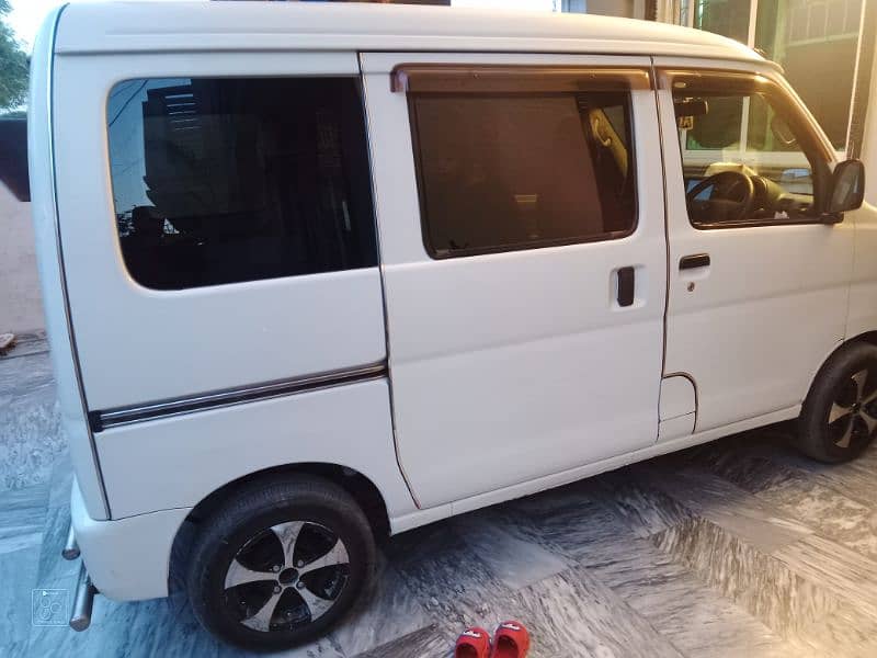 Daihatsu Hijet 2018 1