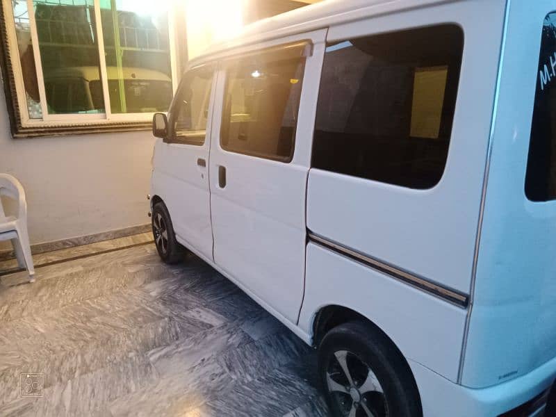 Daihatsu Hijet 2018 13