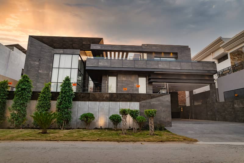 2 KANAL MAZHAR DESIGN ULTRA MODERN FULL BASEMENT FULLY FURNISHED PLUS SWIMMING POOL HOME CENIMA LIFT AND MANY OTHER AMENITIES BANGALOW FOR SALE NEAR TO MCDONALDS. 4