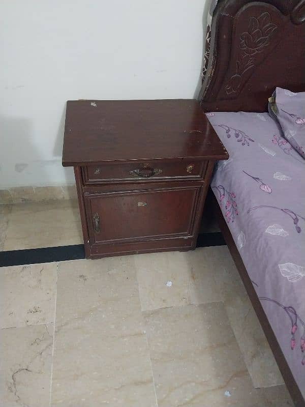 Double bed with side table 2