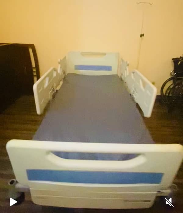 Advance Fully automated hospital/ICU bed with specialized mattress 1