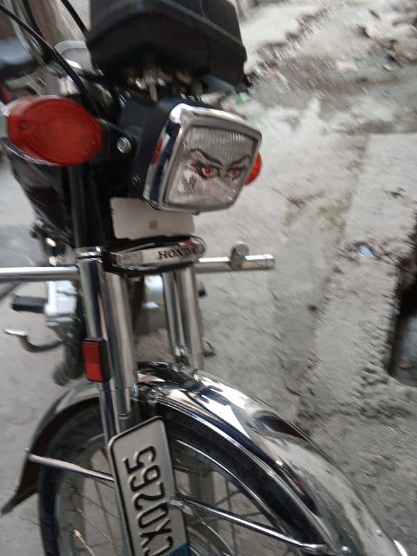 Honda 125. islambad number. 24. modile 2