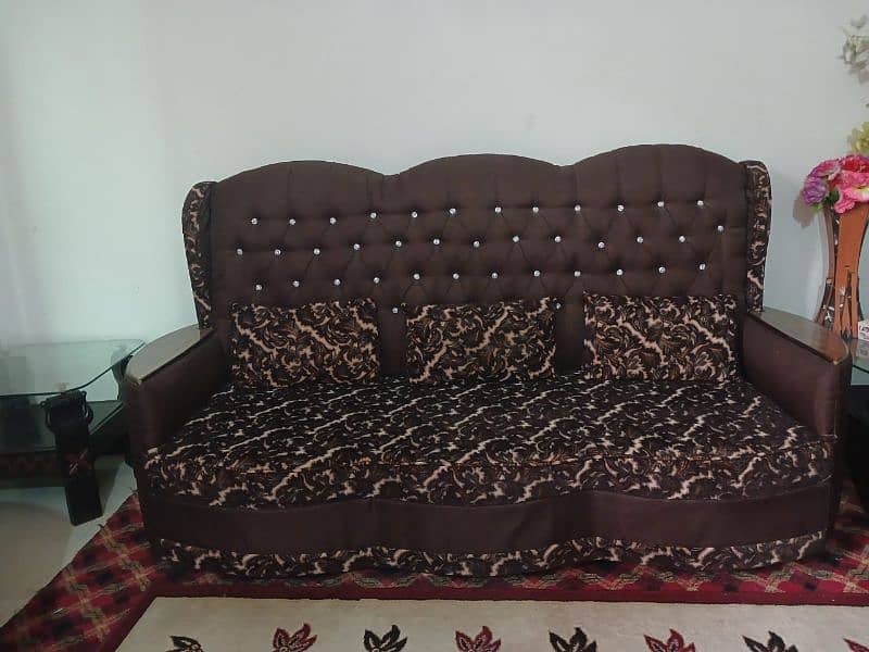 7 Seater sofa with coutiion 3