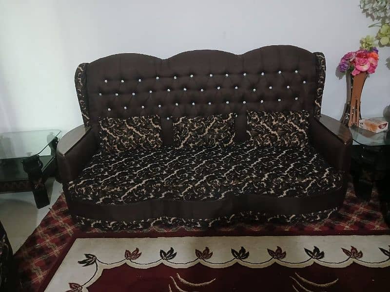 7 Seater sofa with coutiion 5