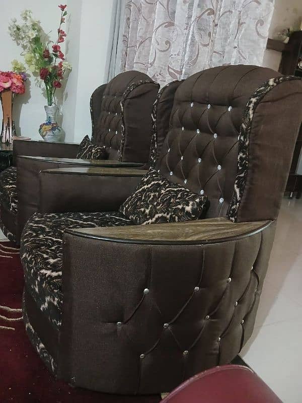 7 Seater sofa with coutiion 6