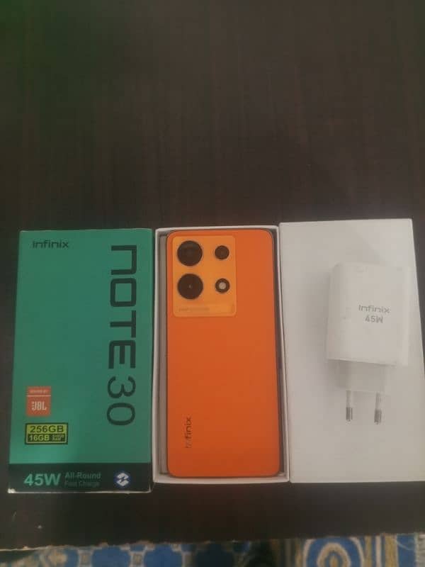 infinx note 30 8/256 with box charge 1