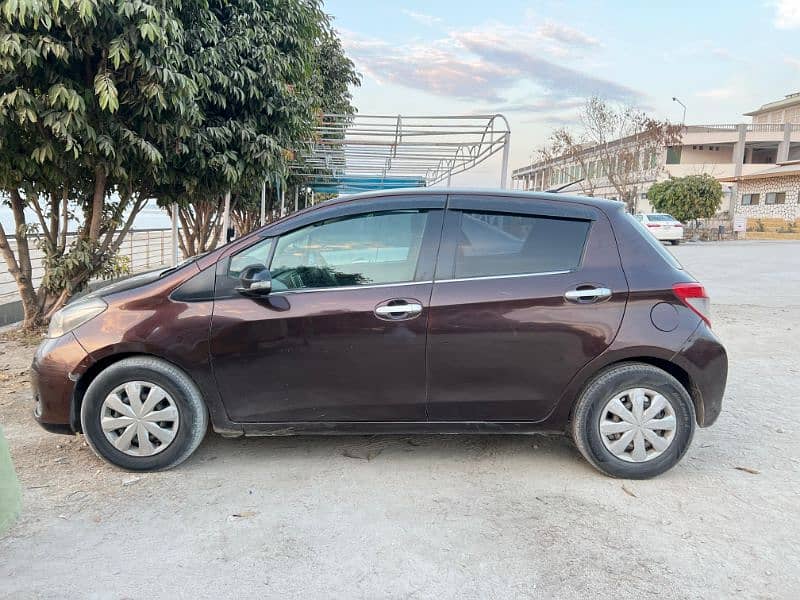 Toyota Vitz JEWLA 1.0 2011 1