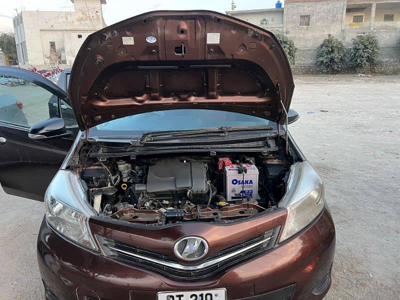 Toyota Vitz JEWLA 1.0 2011 4