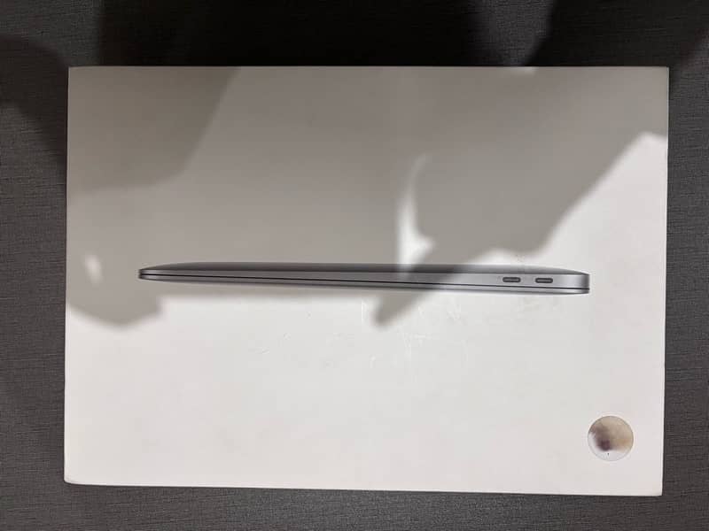 MACBOOK AIR M1 8