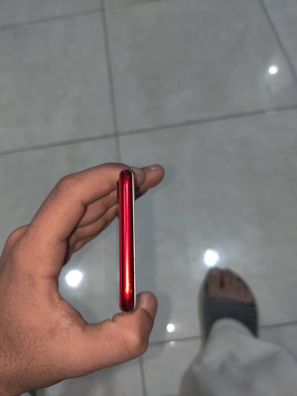 iphone 7 (red colour) 4