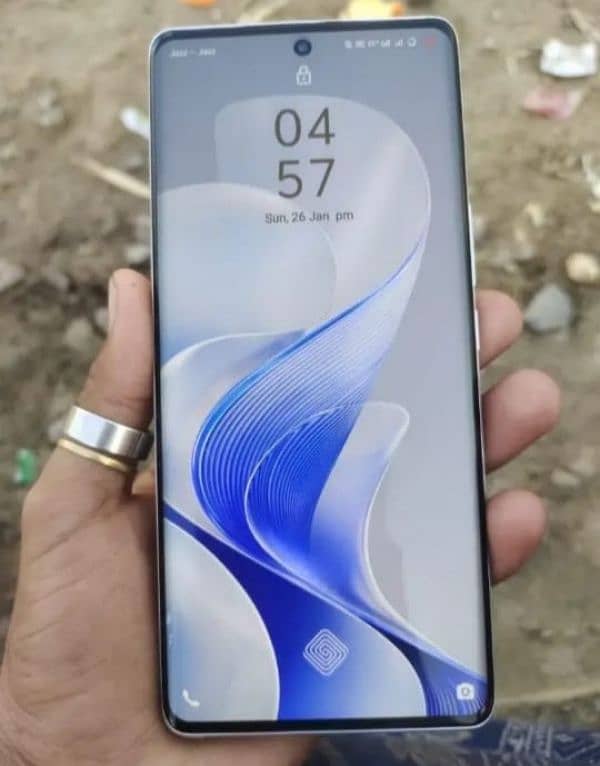 Vivo V40 12GB 256GB White colour 1