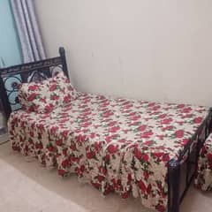 4 set hain single bed