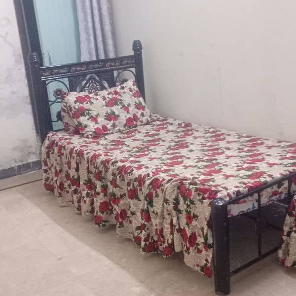 4 set hain single bed 2