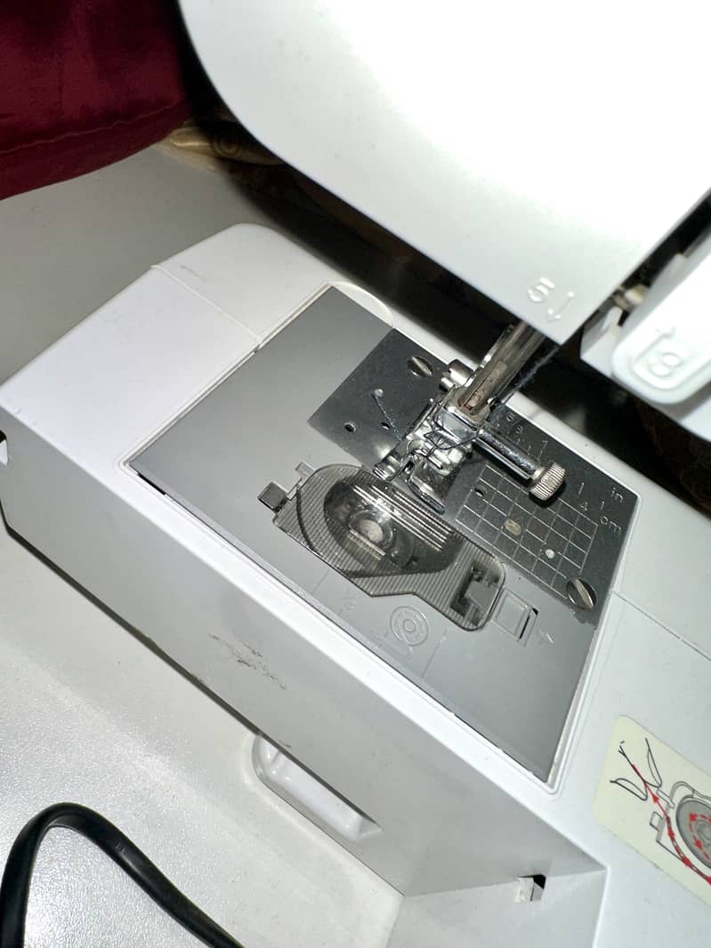 Automatice Electric Sewing Machine 7