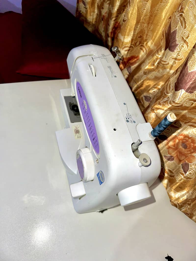 Automatice Electric Sewing Machine 8