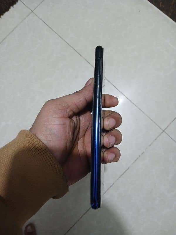 Oppo F9 4Gb 64 Gb 3