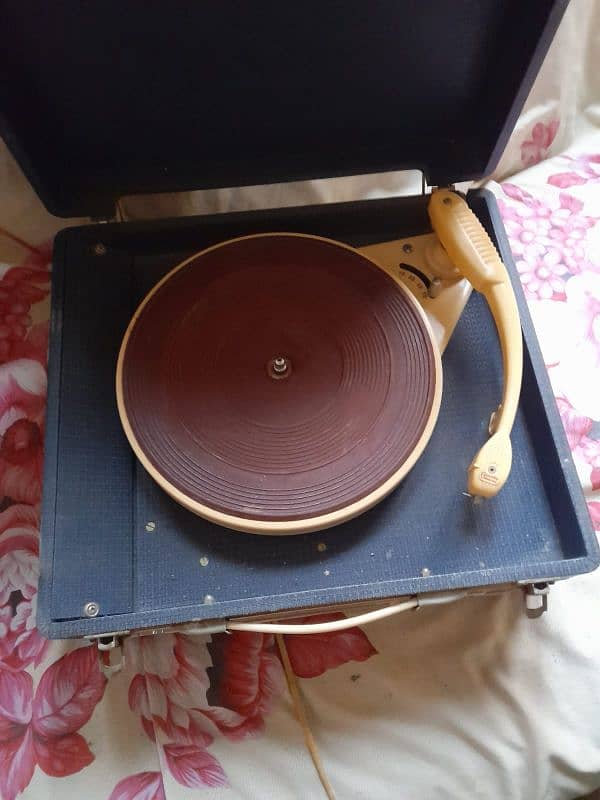 ear gramophone 2