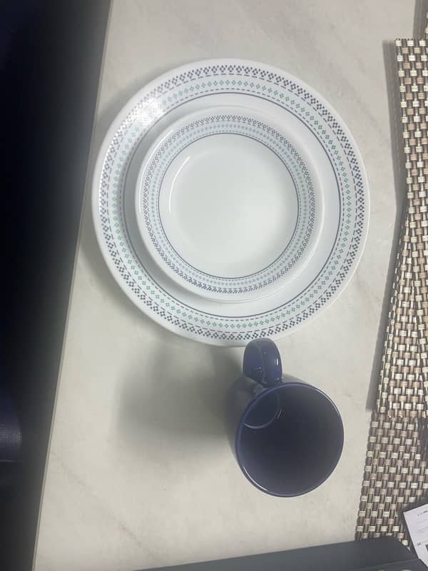 corelle brekfast set 48 pieces 0