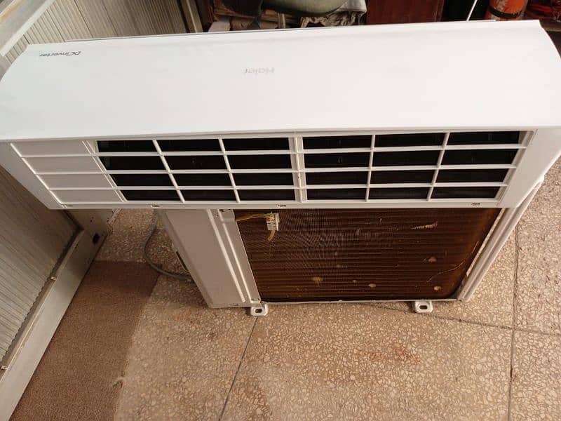 Haier split A c inverter 1 tan 8