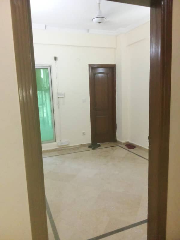 2 Bed Flat For Rent In G-15 Markaz Islamabad 2