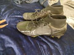 Nike air zoom football shoes UK 10 euro 45 urgent sale original shoes