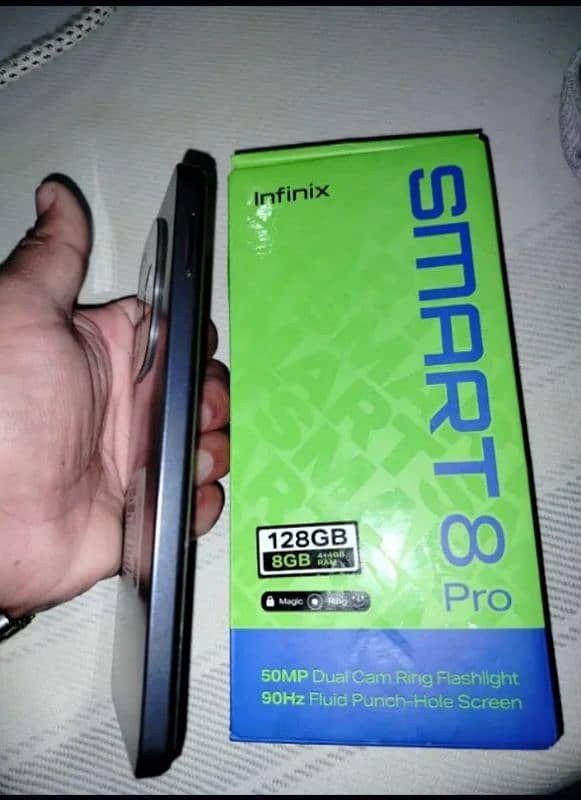 Infinix smart 8 pro 8/128 memory Sirf 1 month use he urgent sale 1