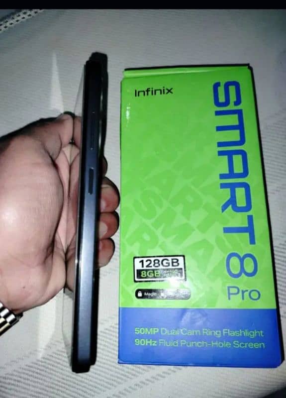 Infinix smart 8 pro 8/128 memory Sirf 1 month use he urgent sale 3