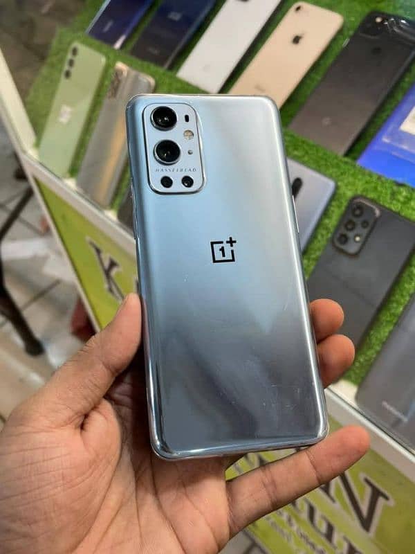 OnePlus 9pro 12/256 GB 03230916581 my what'sap 0