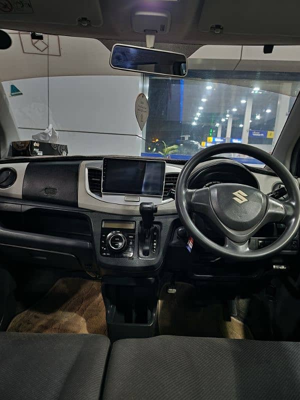 Suzuki Wagon R 2018 13