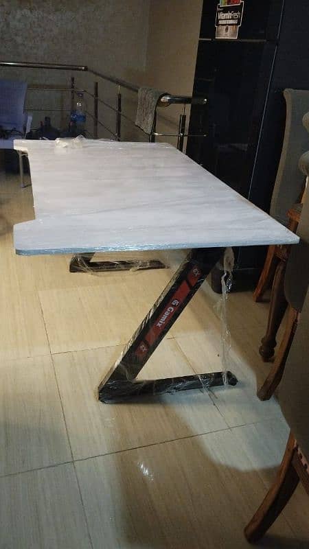 gaming table with the headphone stand wiring hooks 2