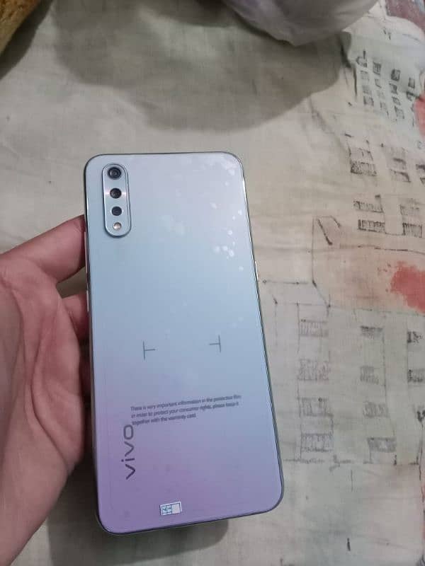 vivo s1 8/256 2