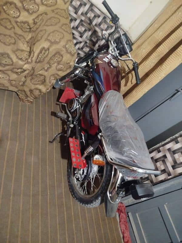 125 bike for sale only 5500 driven 2024 k 10month ki nikli hai 1