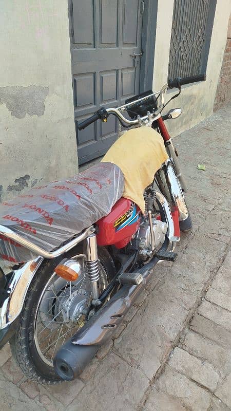 125 bike for sale only 5500 driven 2024 k 10month ki nikli hai 2