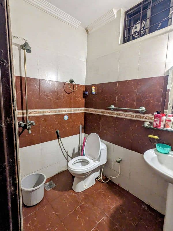 Furnished Single Room for Rent in E-11/2, Islamabad 3