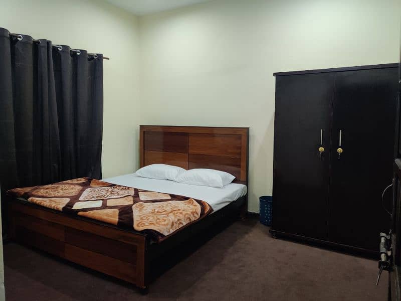 Furnished Rooms for only females professionals in F6 3