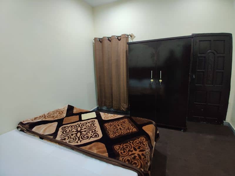 Furnished Rooms for only females professionals in F6 4