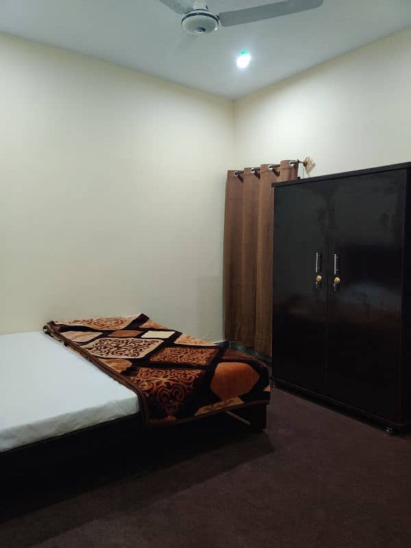 Furnished Rooms for only females professionals in F6 5