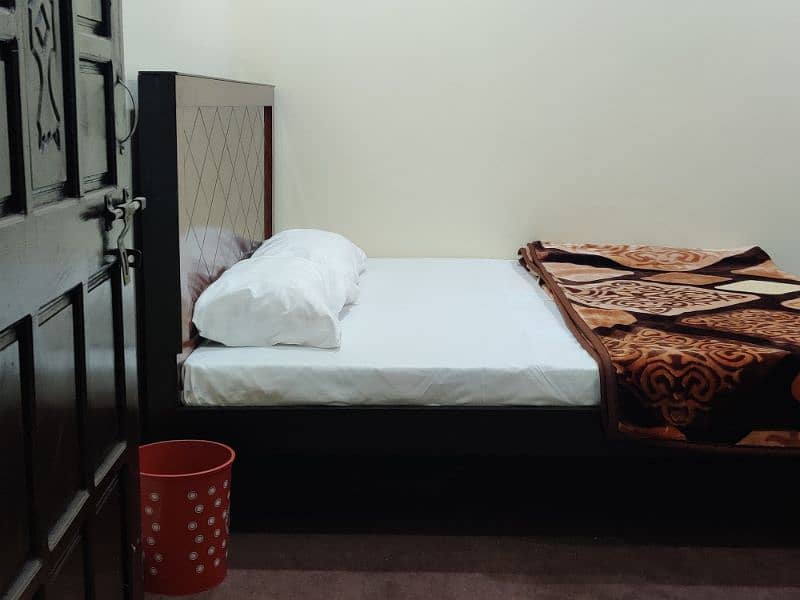 Furnished Rooms for only females professionals in F6 9