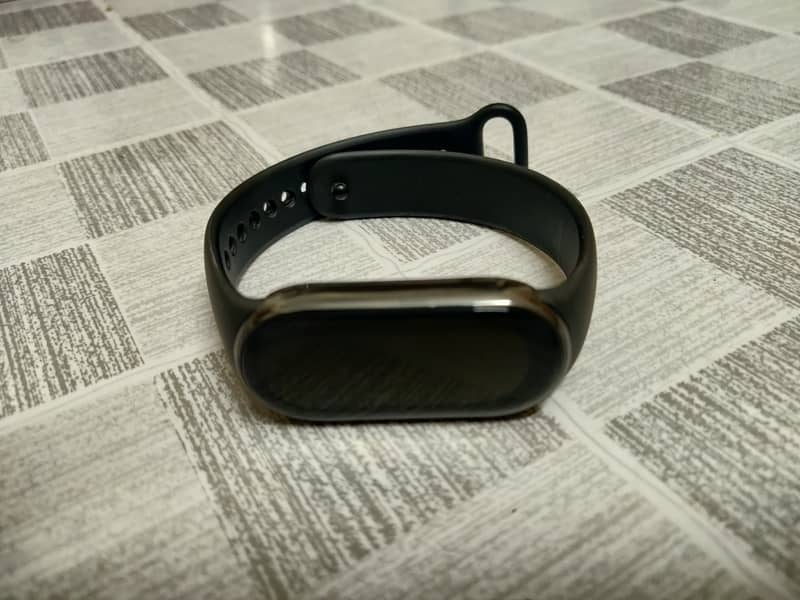 Mi Smart Band 8 (black, 4-5 months used, just like new) 1