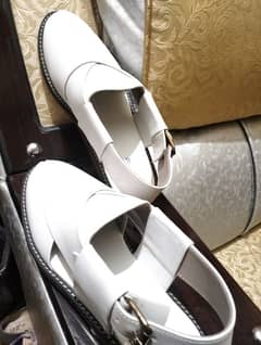 pur leather white decent peshawari chapal