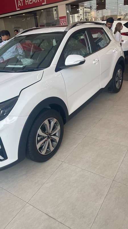 Kia stonic 2024 Ex+ 4