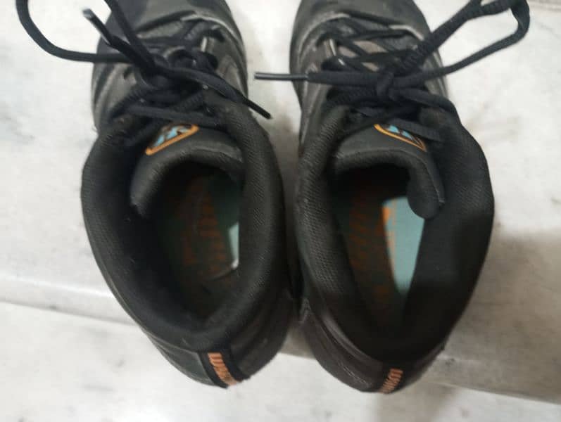 warrior football sneakers in good condition 7