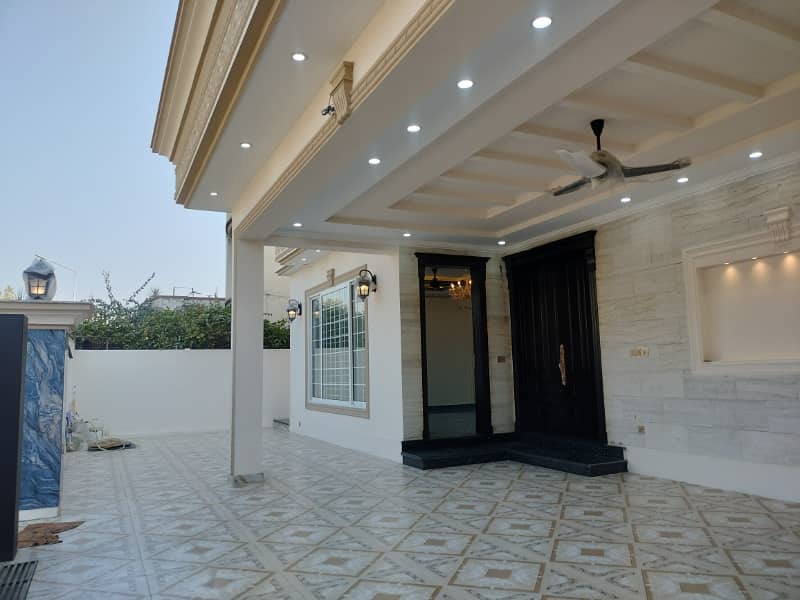 Most Beautiful Luxury 50 X 90 House For Sale In G-13 Islamabad 3