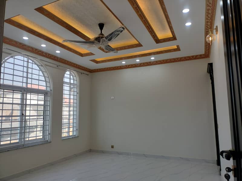 Most Beautiful Luxury 50 X 90 House For Sale In G-13 Islamabad 29