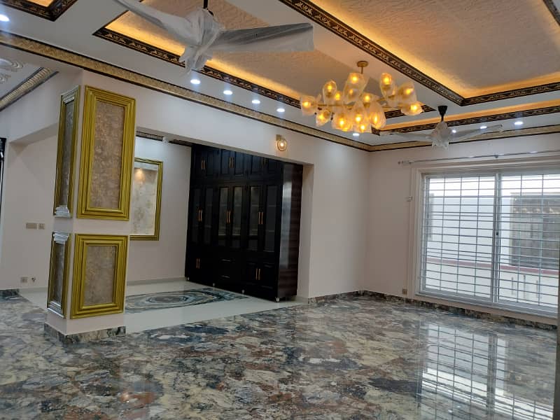 Most Beautiful Luxury 50 X 90 House For Sale In G-13 Islamabad 34