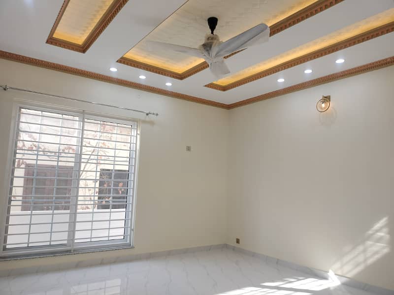 Most Beautiful Luxury 50 X 90 House For Sale In G-13 Islamabad 40