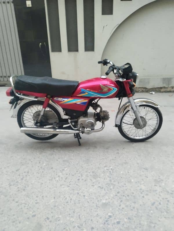 Honda CD 70 2019 4