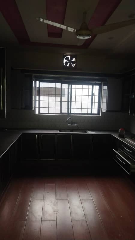 1 Kanal Upper Portion For Rent In Nasheman Iqbal Phase 2 12