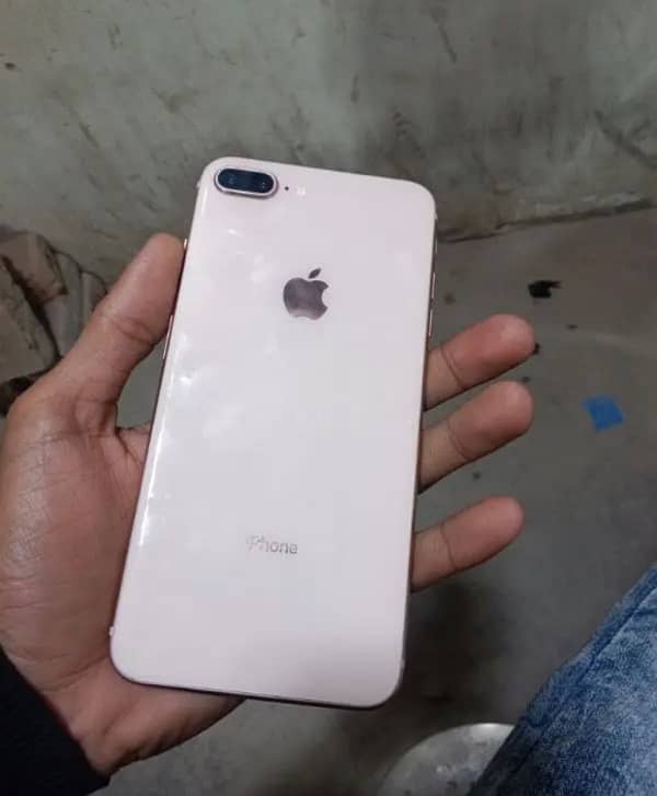 iphone 8Plus 256 Gb pta contact on 03186620649 1